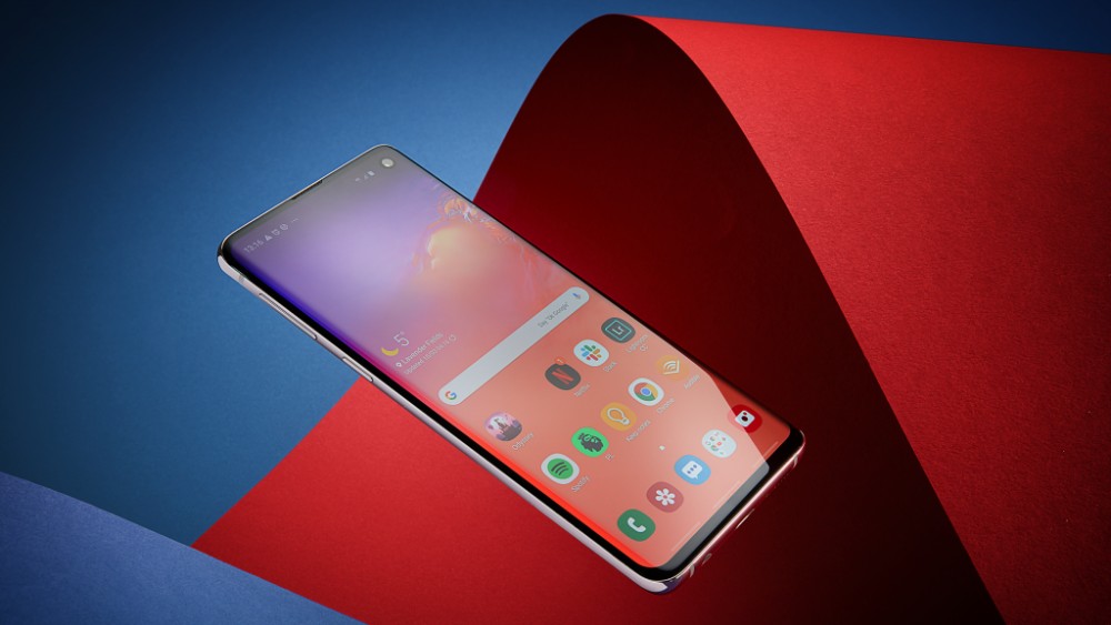 Samsung Galaxy S10  batranul flagship care inca rezista